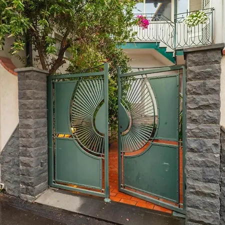 Etna Nina's Holiday home *